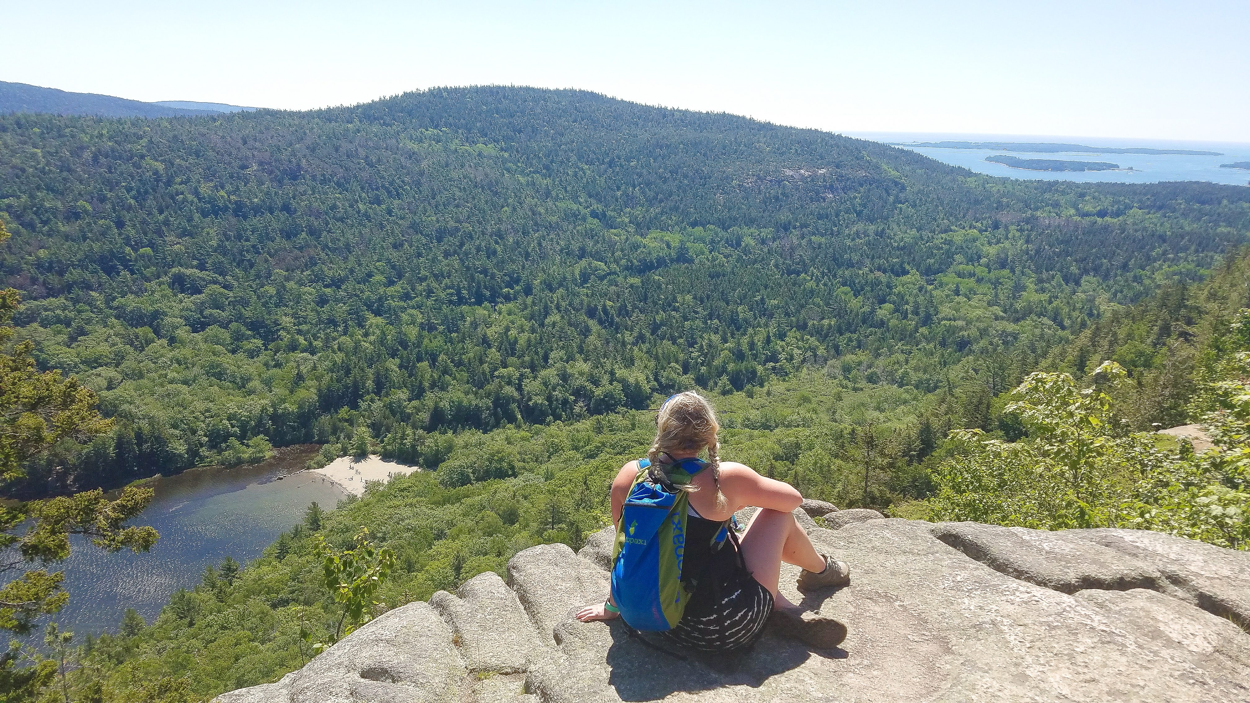Read more about the article Hiking Beech Cliffs to Beech Mountain