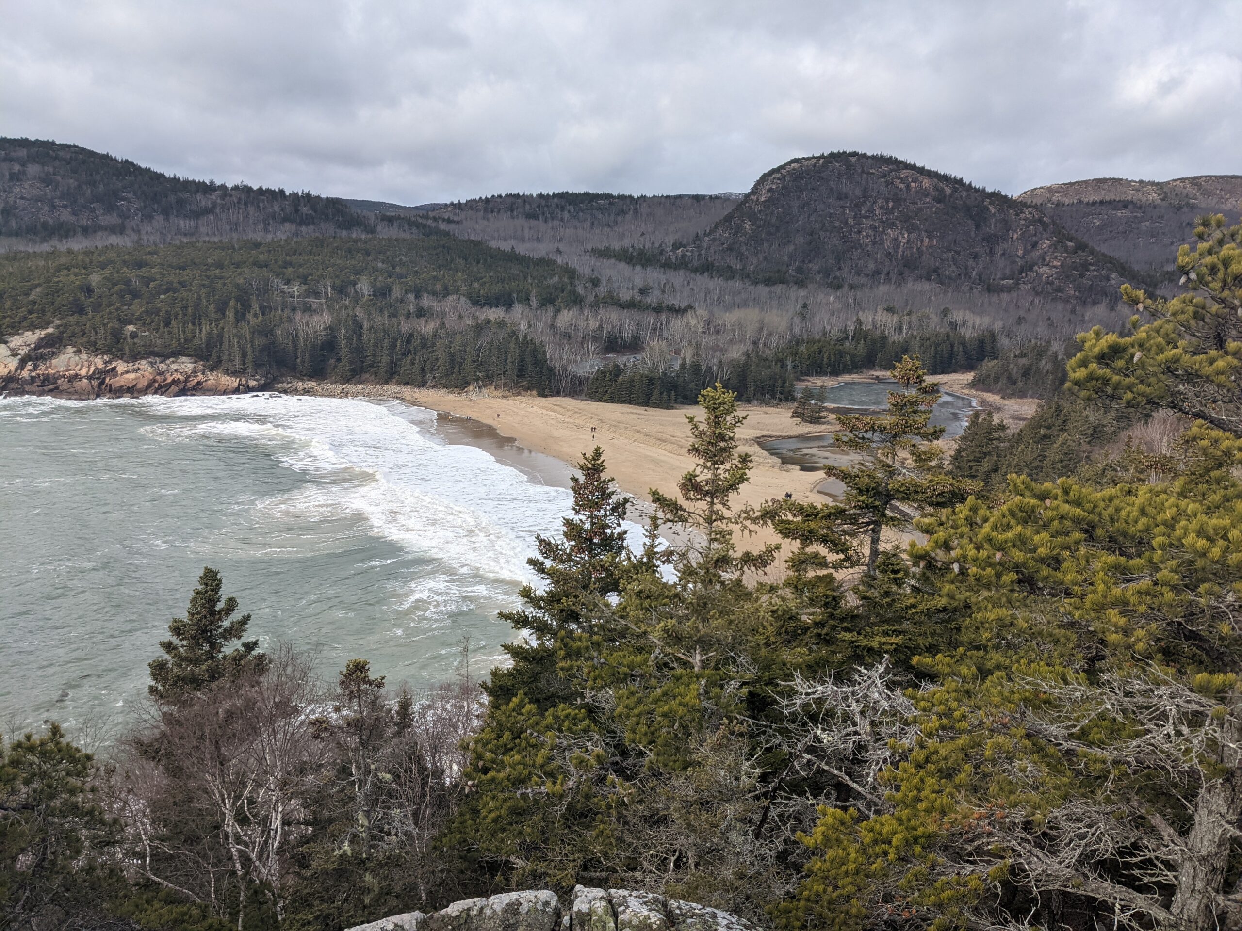 Read more about the article Great Head Trail – Winter hike for Beginners in Acadia National Park